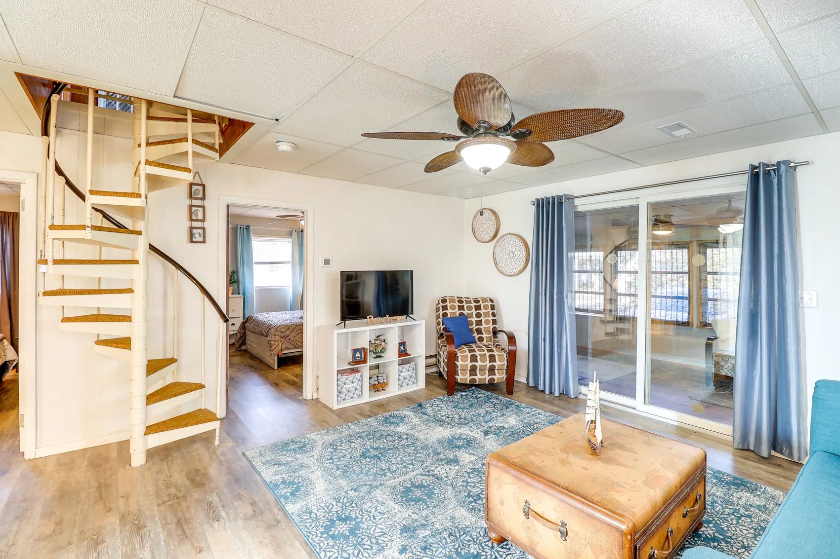 Captains Quarters photograph 8