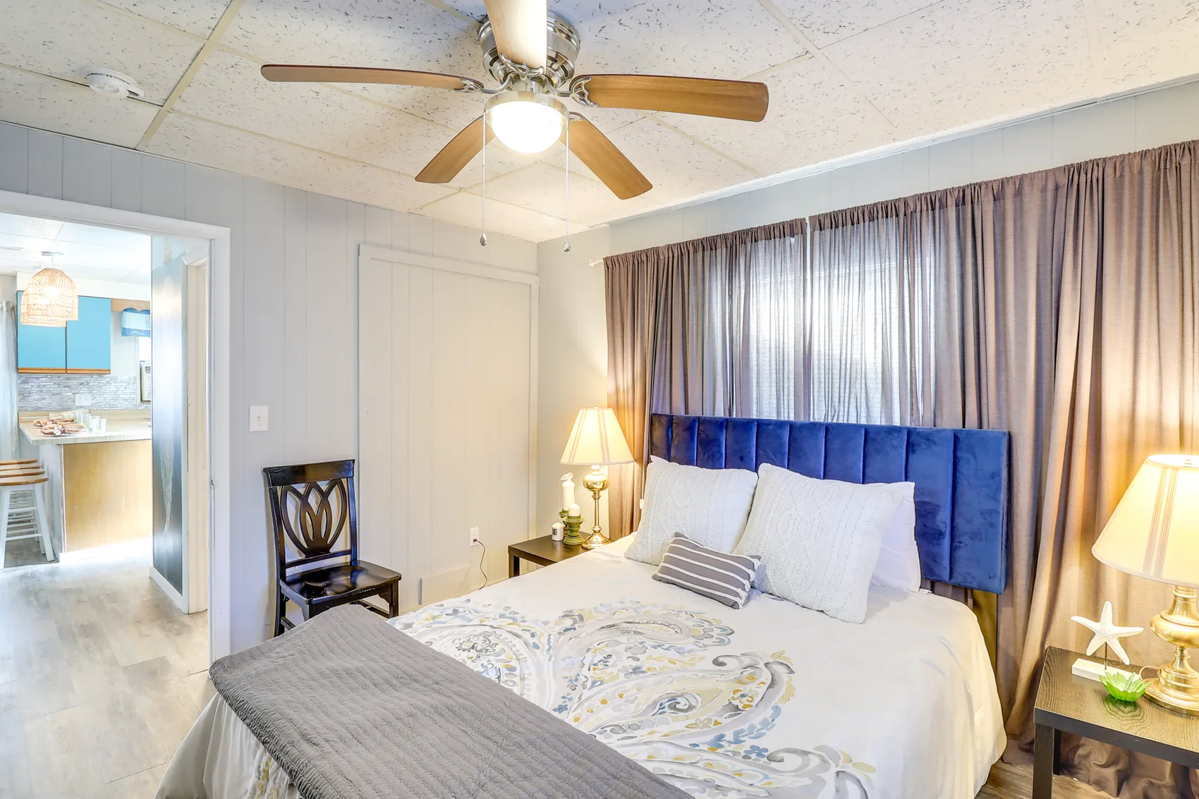 Captains Quarters photograph 13