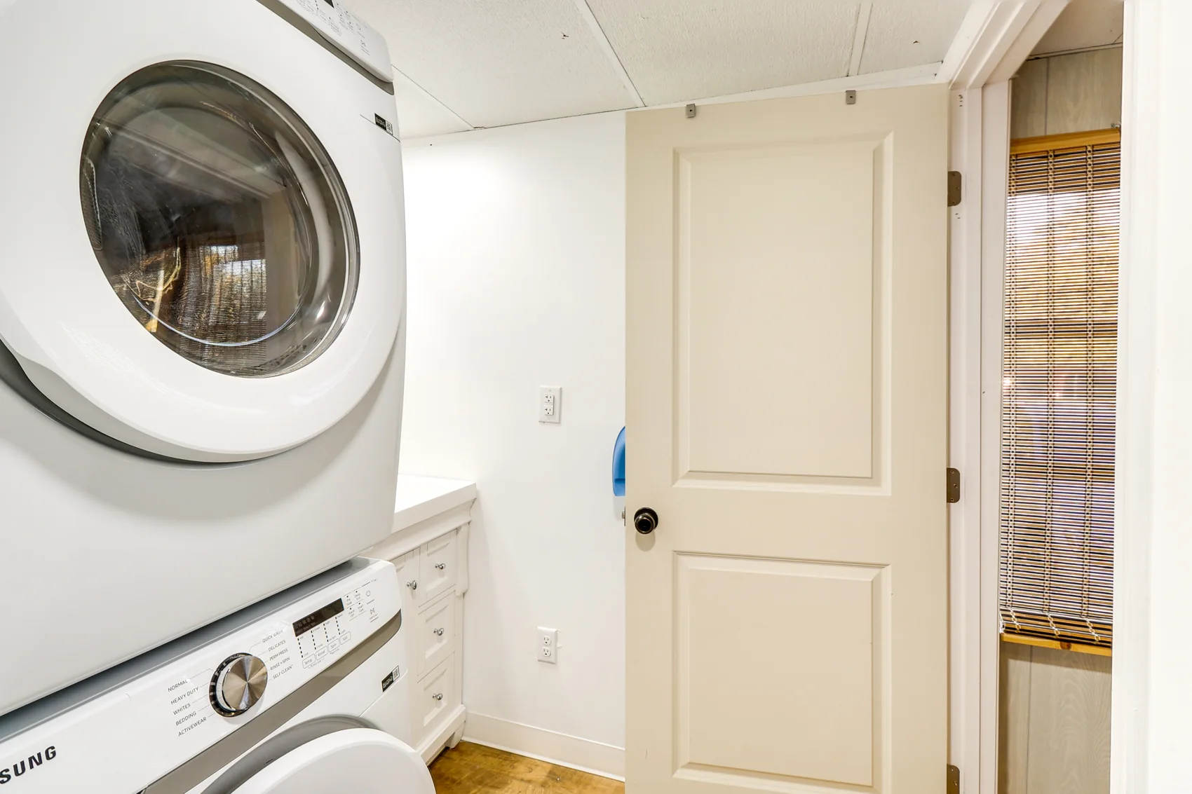 Captains Quarters photograph 20