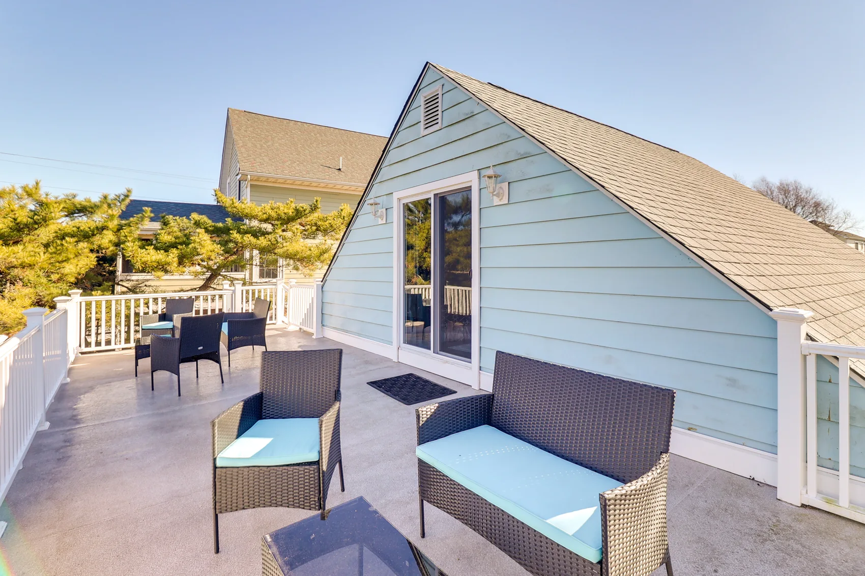 Captains Quarters photograph 27